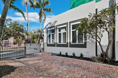 200 Cocoanut Avenue Sarasota FL 34236