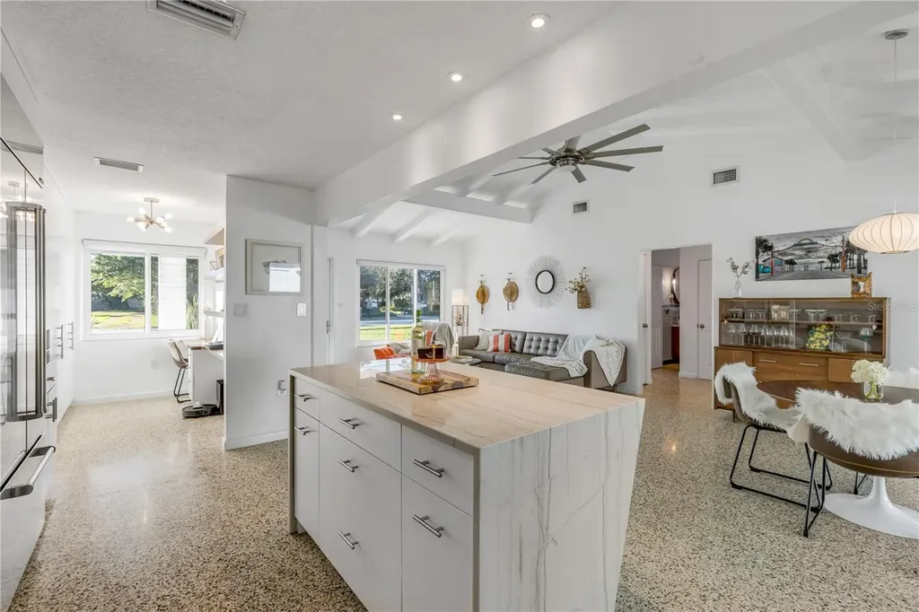 905 N Peninsula Avenue New Smyrna Beach FL 32169