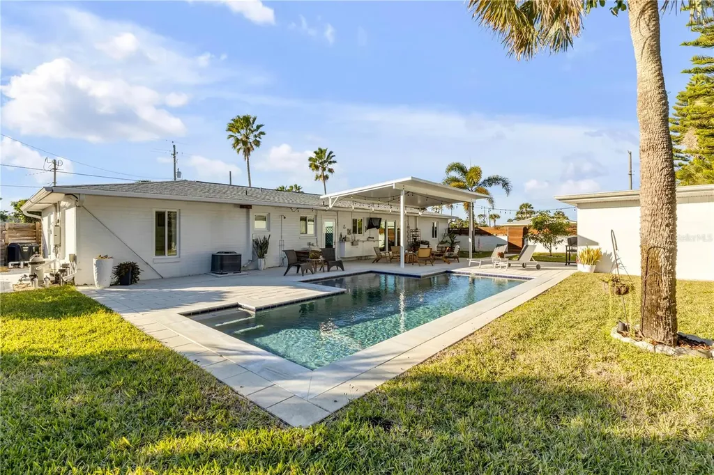 905 N Peninsula Avenue New Smyrna Beach FL 32169