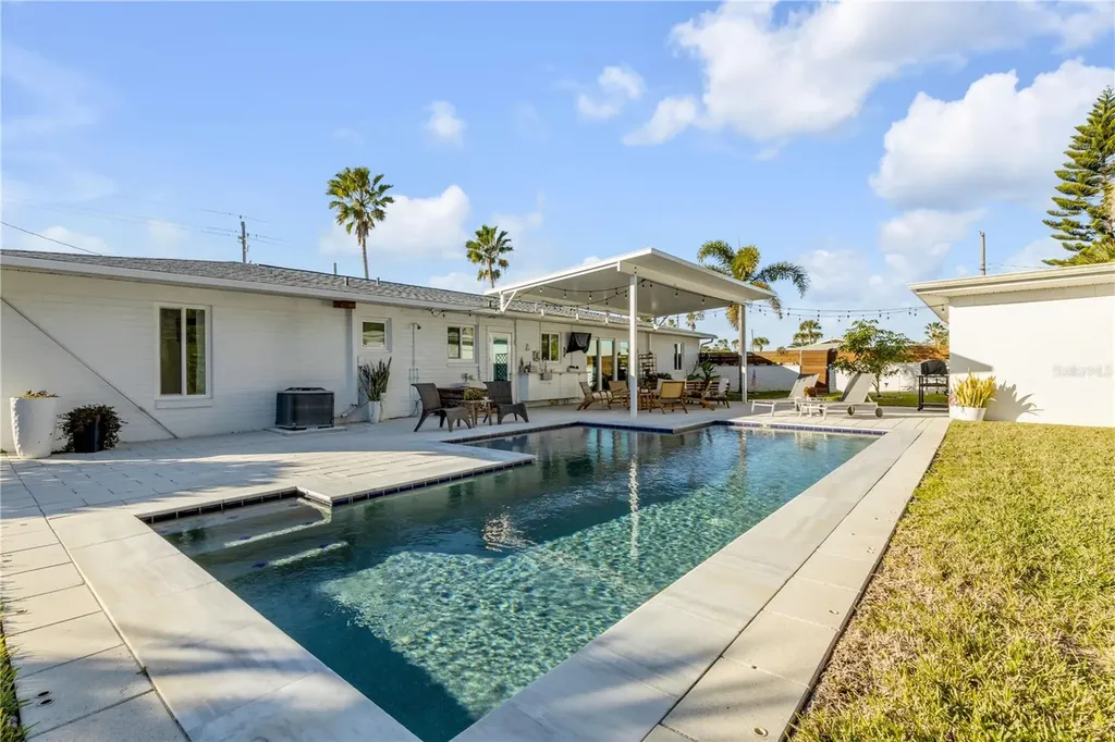 905 N Peninsula Avenue New Smyrna Beach FL 32169