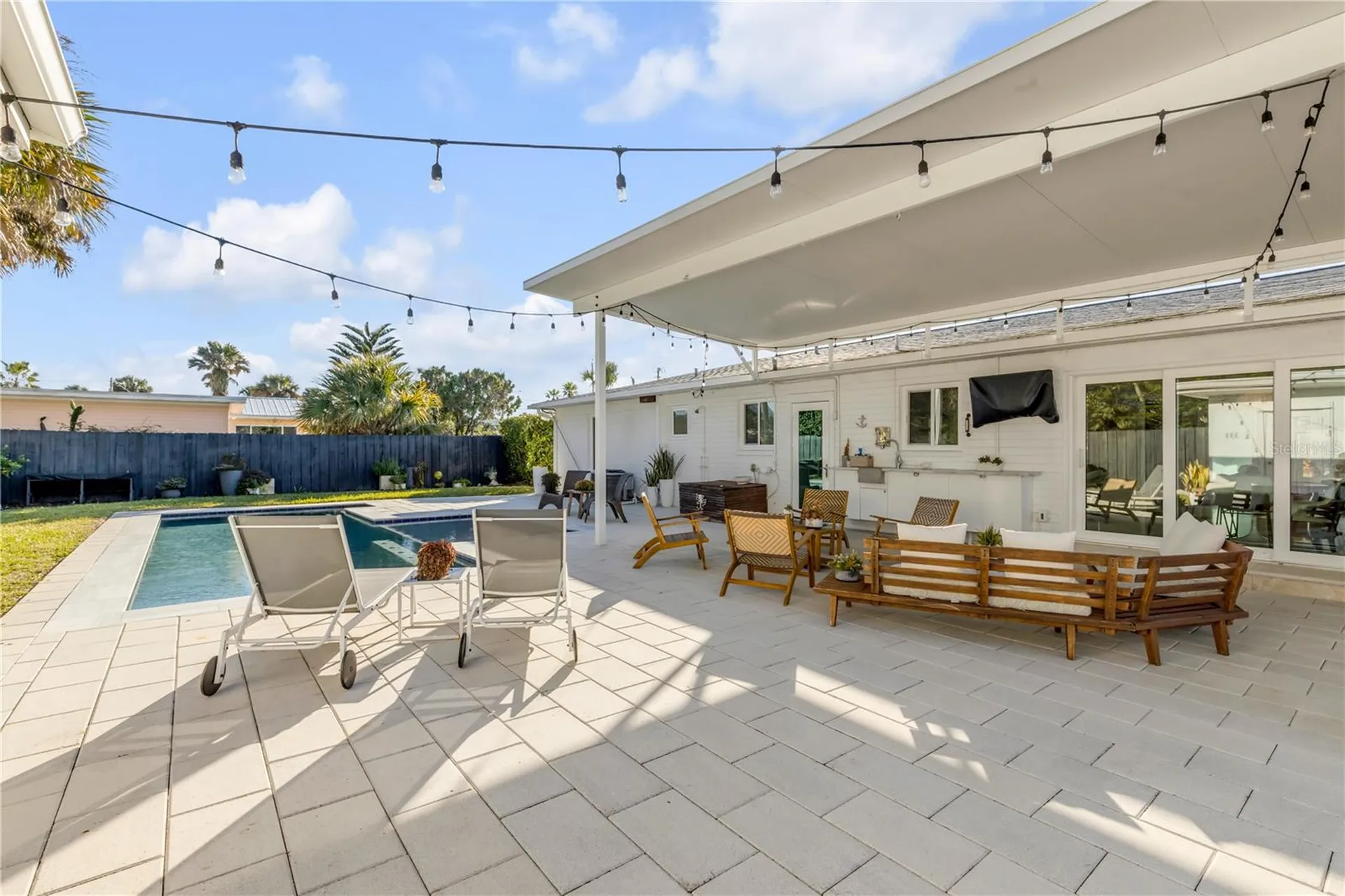 905 N Peninsula Avenue New Smyrna Beach FL 32169