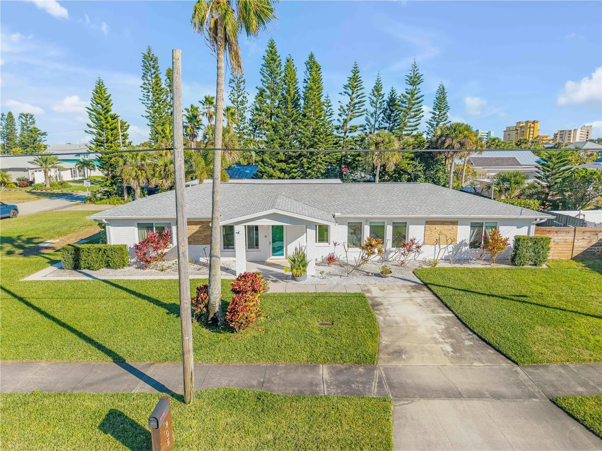 905 N Peninsula Avenue New Smyrna Beach FL 32169