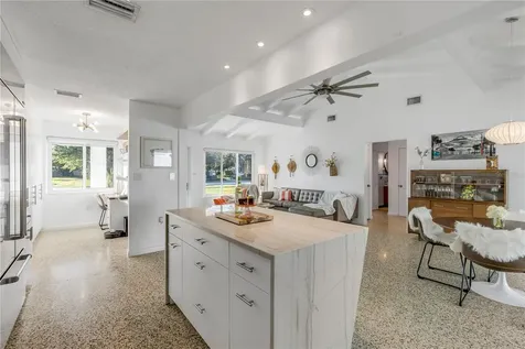 905 N Peninsula Avenue New Smyrna Beach FL 32169