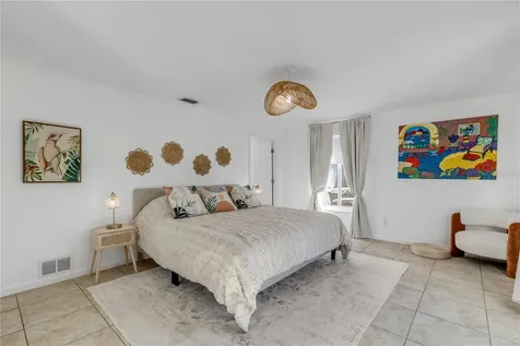 905 N Peninsula Avenue New Smyrna Beach FL 32169