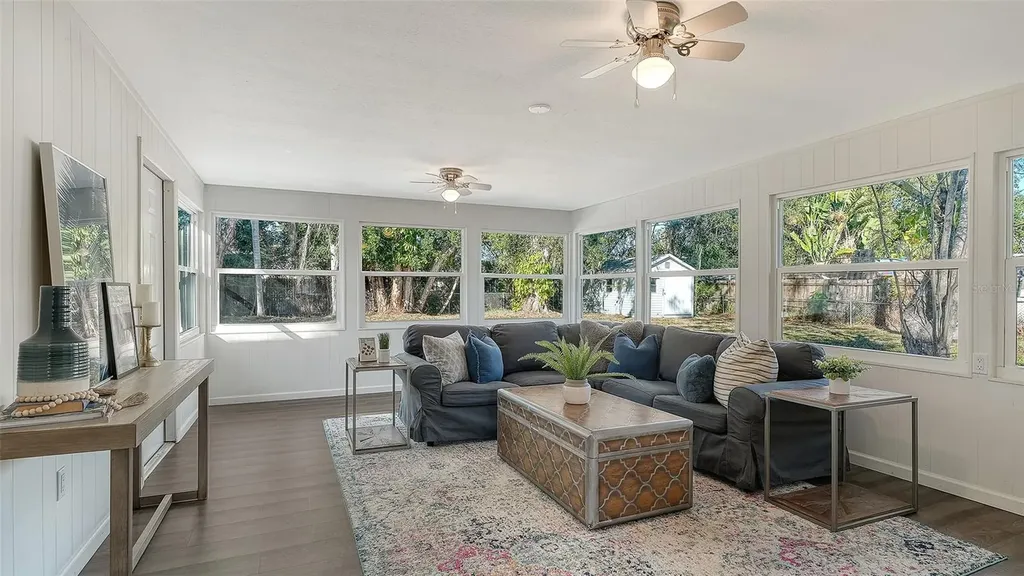 209 Briggs Court Sarasota FL 34237