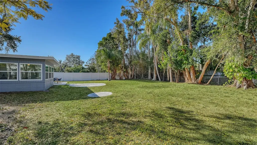 209 Briggs Court Sarasota FL 34237