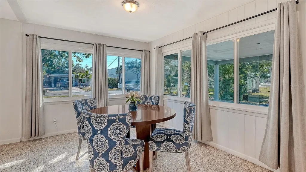 209 Briggs Court Sarasota FL 34237