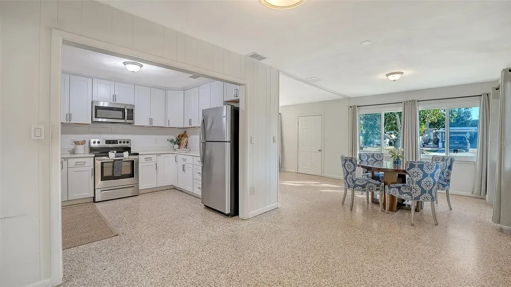 209 Briggs Court Sarasota FL 34237