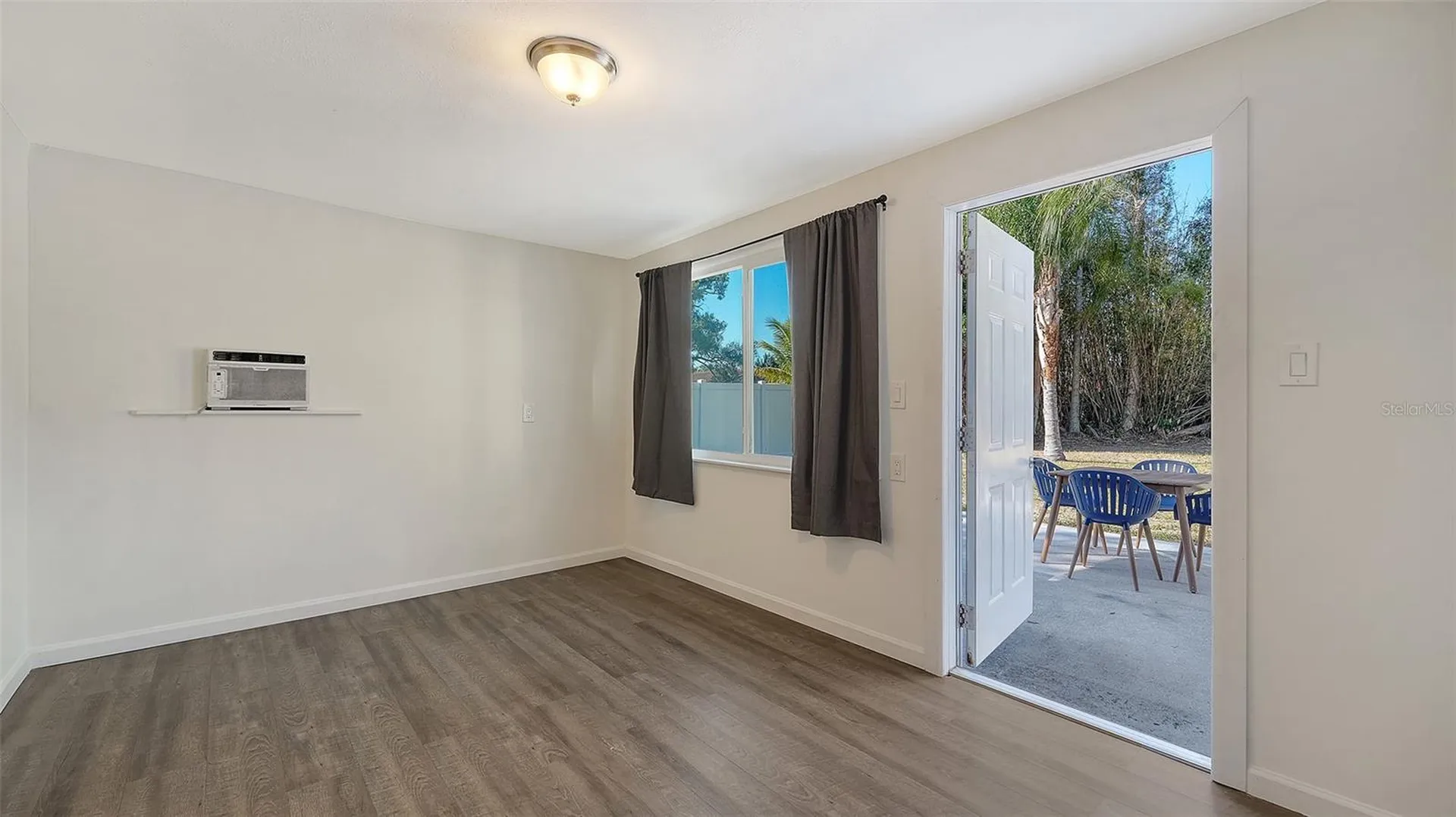 209 Briggs Court Sarasota FL 34237