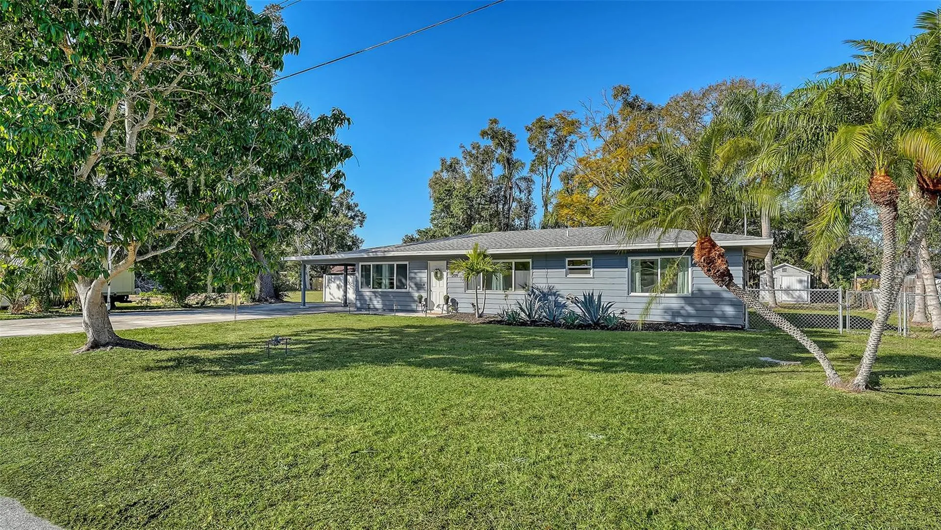 209 Briggs Court Sarasota FL 34237