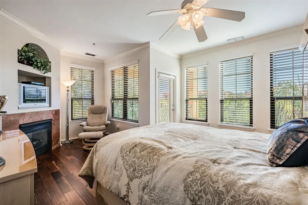 2733 Via Cipriani Clearwater FL 33764