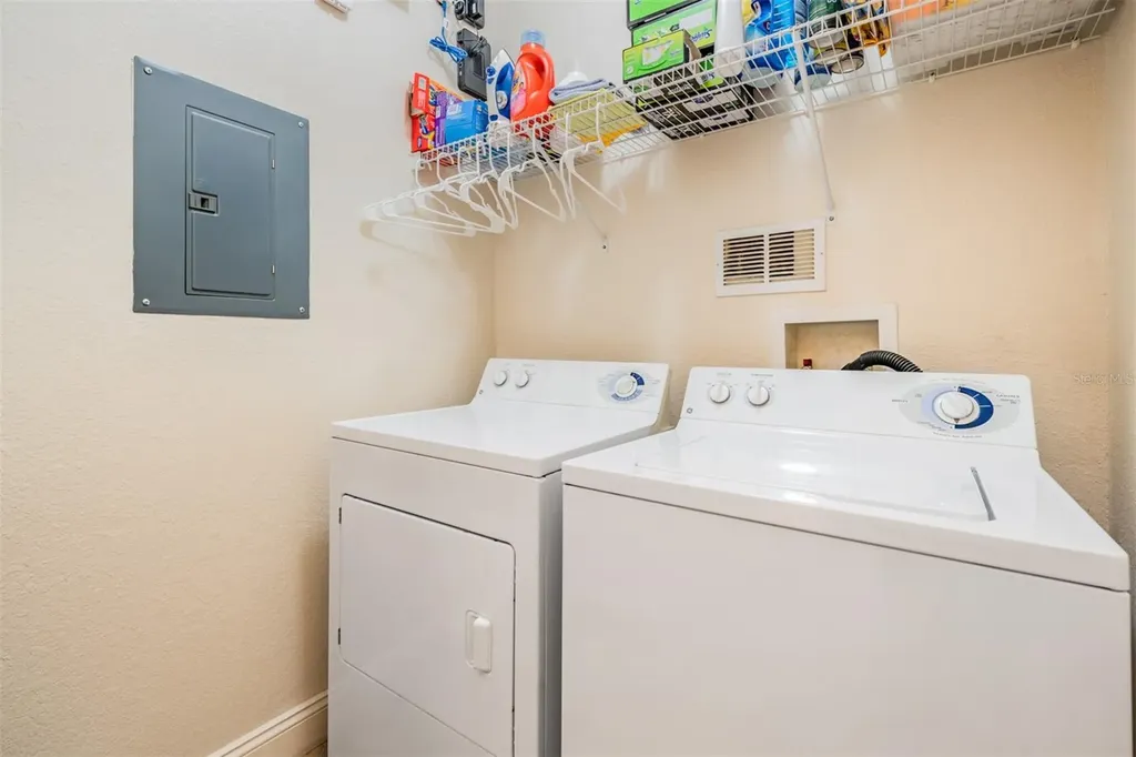 2733 Via Cipriani Clearwater FL 33764