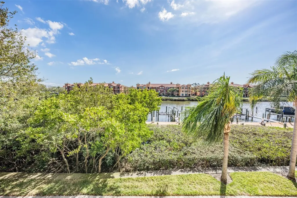 2733 Via Cipriani Clearwater FL 33764