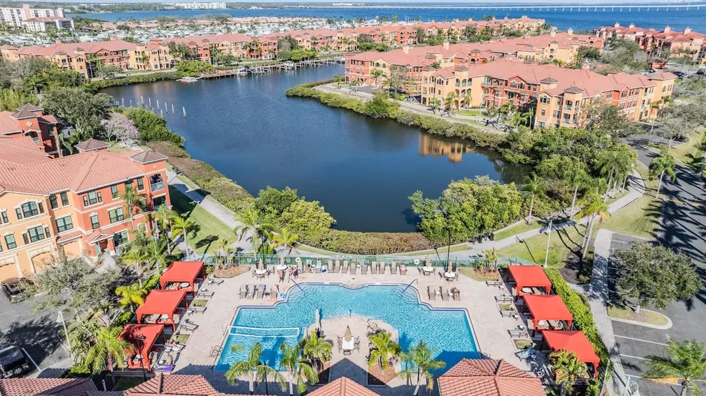 2733 Via Cipriani Clearwater FL 33764