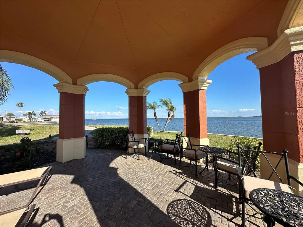 2733 Via Cipriani Clearwater FL 33764