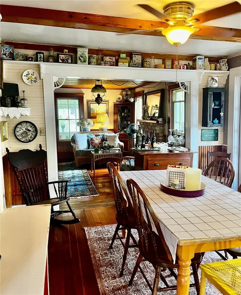 908 N Clayton Street Mount Dora FL 32757