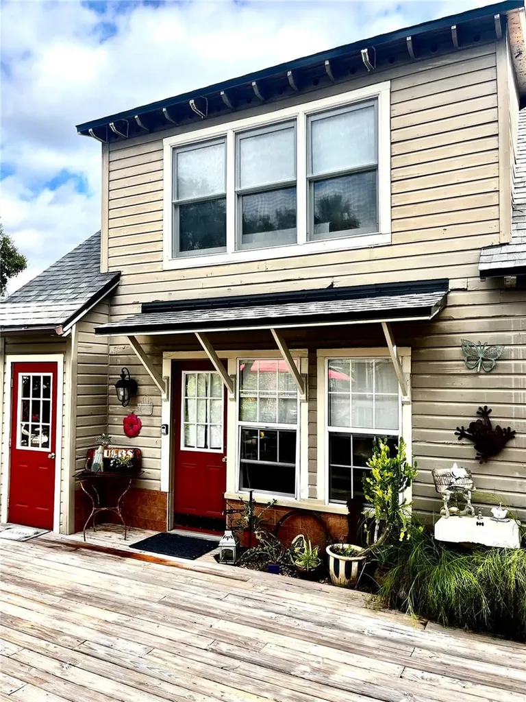908 N Clayton Street Mount Dora FL 32757