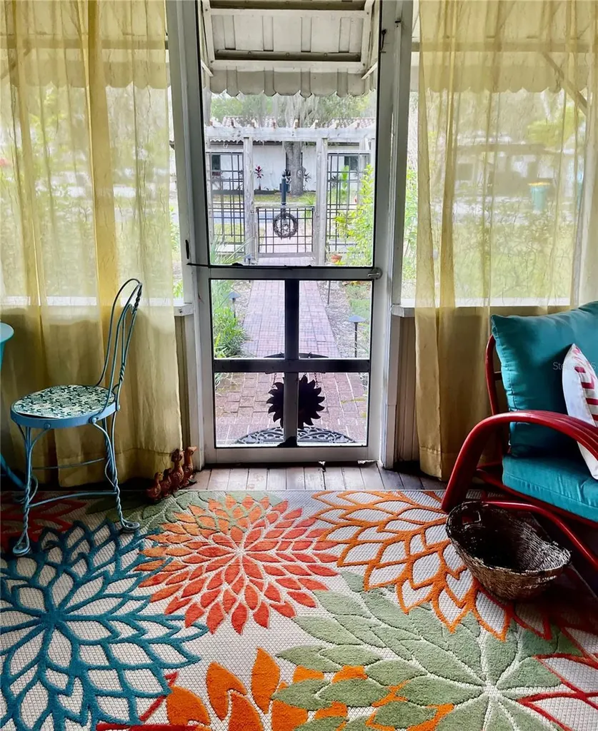 908 N Clayton Street Mount Dora FL 32757