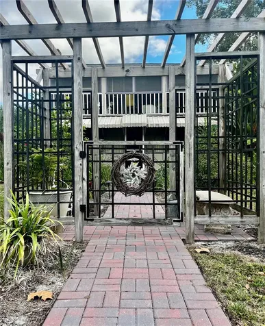 908 N Clayton Street Mount Dora FL 32757