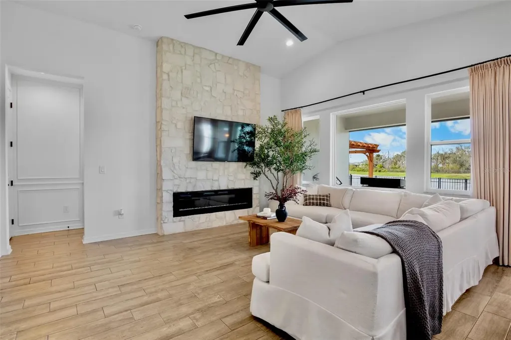 8806 Windlass Cove Parrish FL 34219