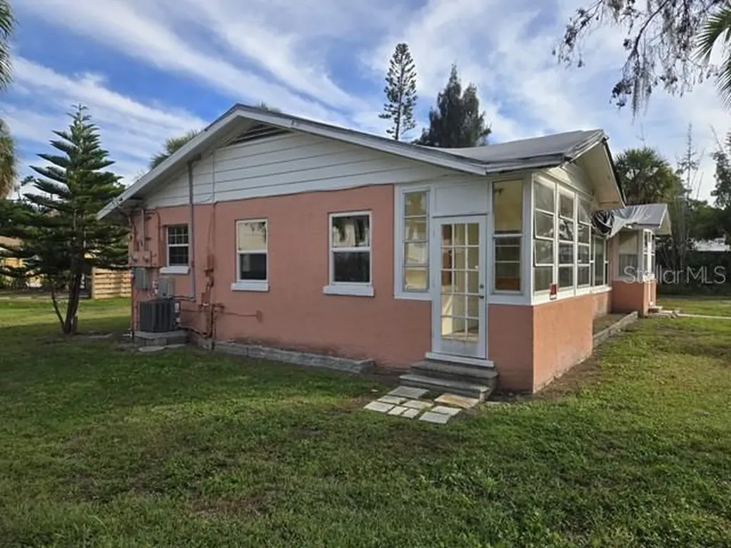 3615 Higel Avenue Sarasota FL 34242