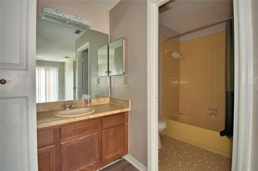 573 Hunter Circle Kissimmee FL 34758