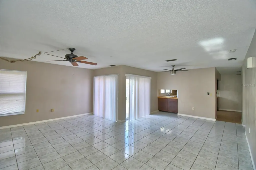 573 Hunter Circle Kissimmee FL 34758