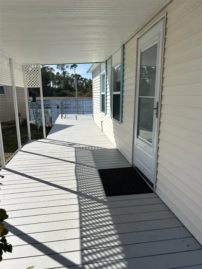 79 Eagle Point S Osteen FL 32764