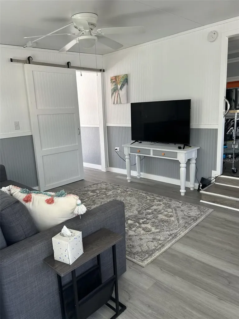 79 Eagle Point S Osteen FL 32764