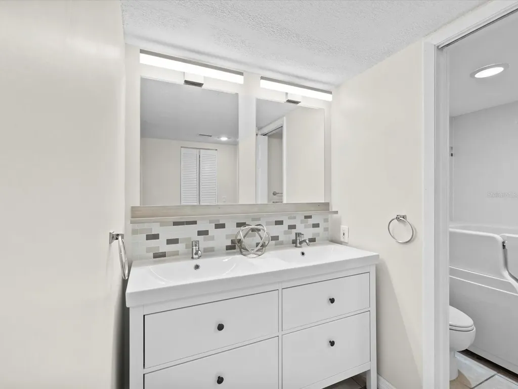 2737 Enterprise Road E Clearwater FL 33759