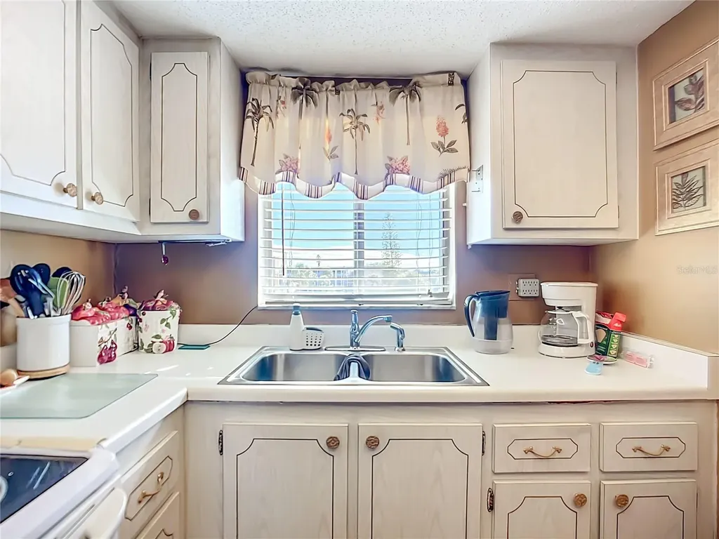 3785 Lake Bayshore Drive Bradenton FL 34205