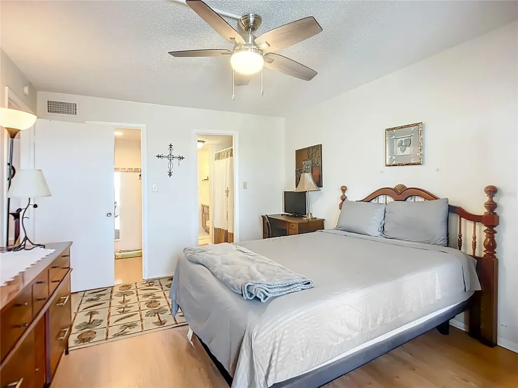 3785 Lake Bayshore Drive Bradenton FL 34205