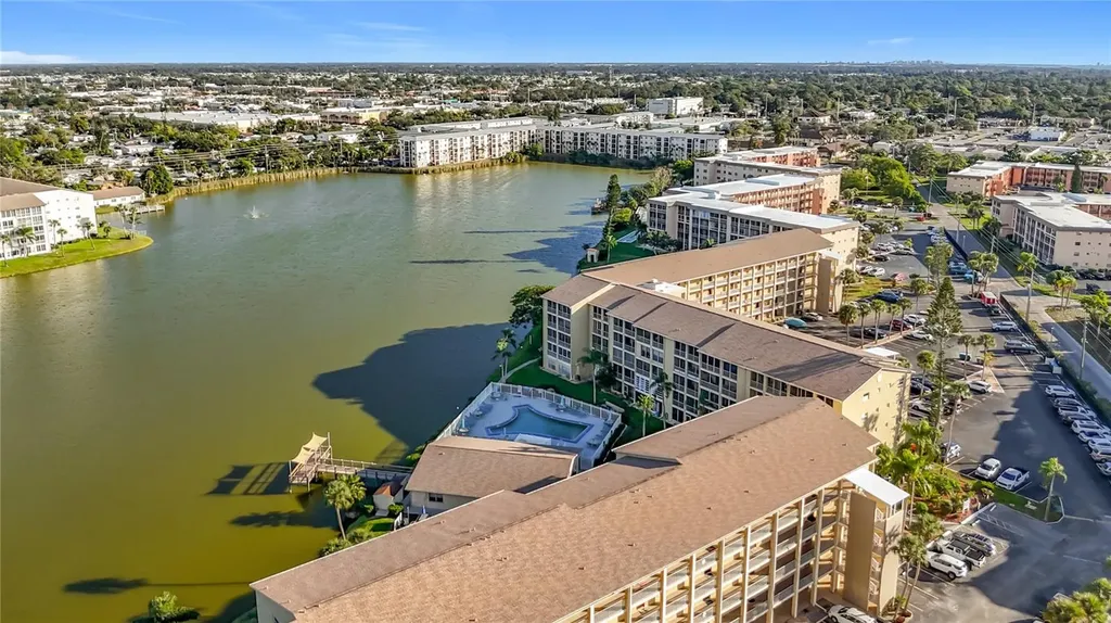 3785 Lake Bayshore Drive Bradenton FL 34205
