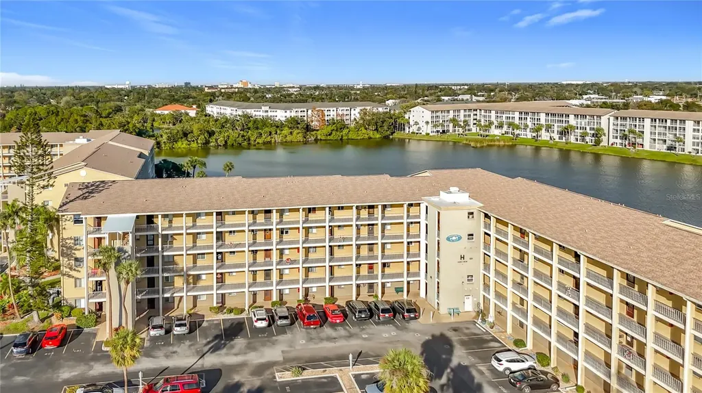 3785 Lake Bayshore Drive Bradenton FL 34205