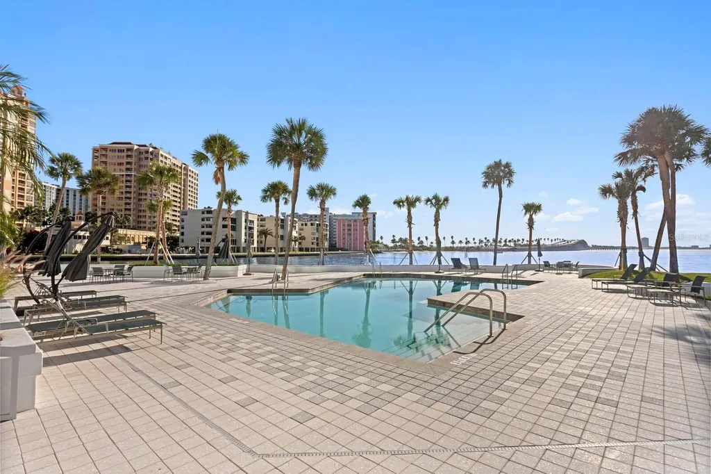 888 Boulevard Of The Arts Sarasota FL 34236