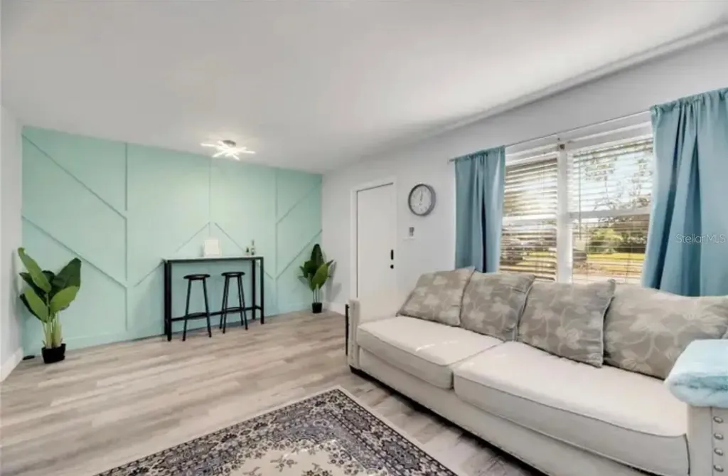4511 - 4513 W Mcelroy Avenue Tampa FL 33611