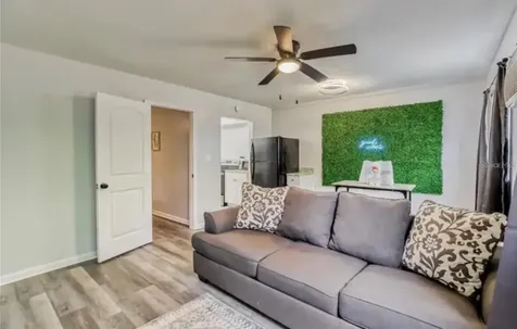 4511 - 4513 W Mcelroy Avenue Tampa FL 33611