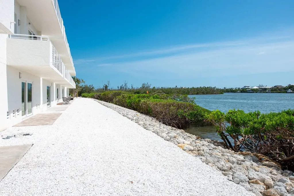 8005 Bay Pointe Drive Englewood FL 34224