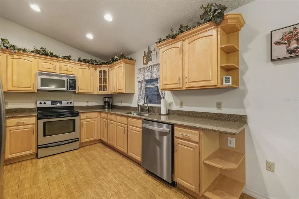 12028 S Pine Oak Terrace Floral City FL 34436