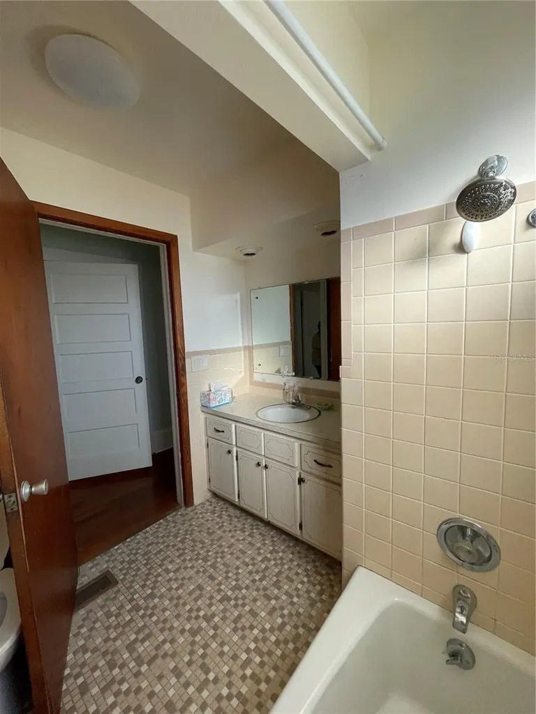 13950 SE Highway 42 Weirsdale FL 32195