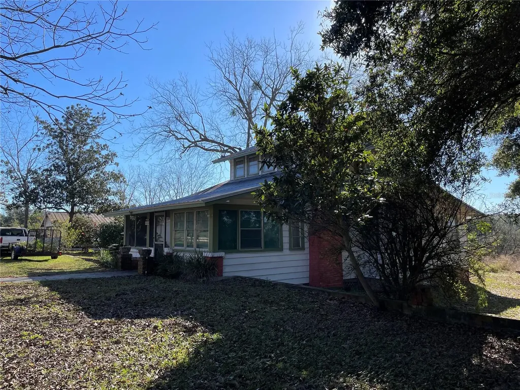 13950 SE Highway 42 Weirsdale FL 32195