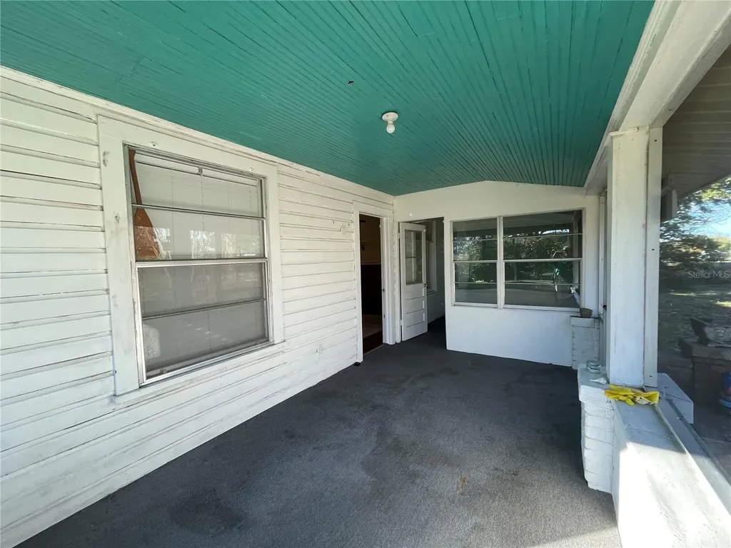 13950 SE Highway 42 Weirsdale FL 32195