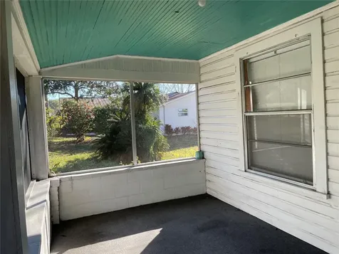 13950 SE Highway 42 Weirsdale FL 32195