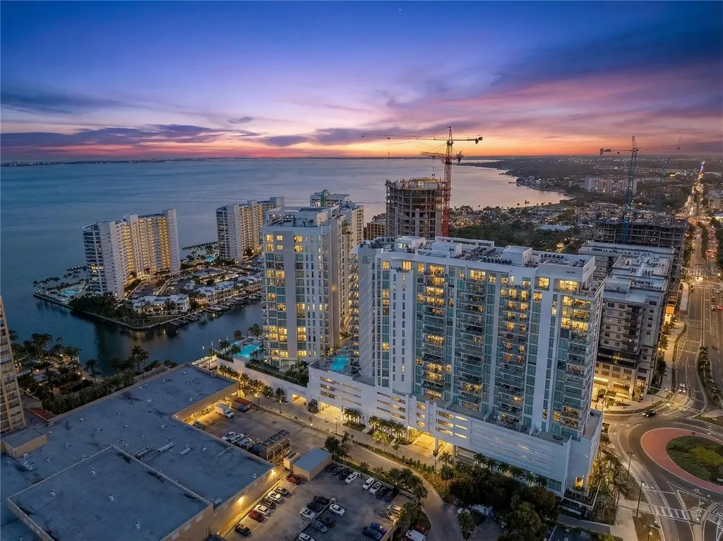 301 Quay Commons Sarasota FL 34236