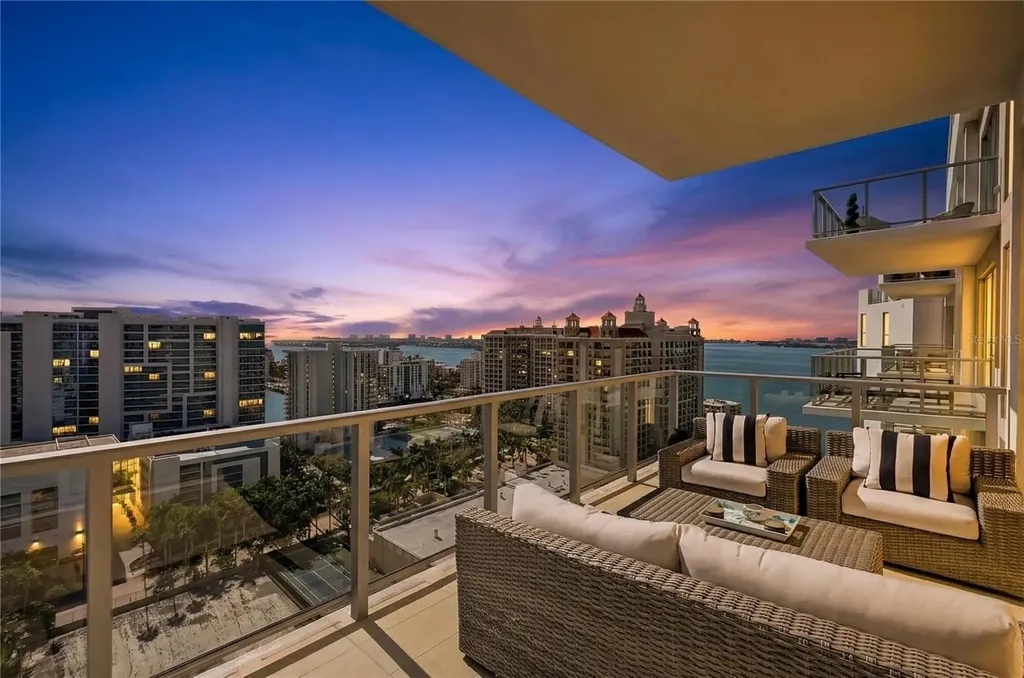 301 Quay Commons Sarasota FL 34236