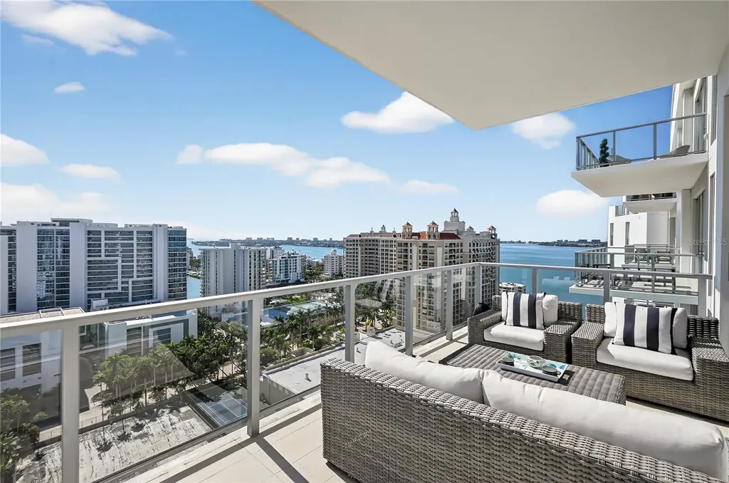 301 Quay Commons Sarasota FL 34236