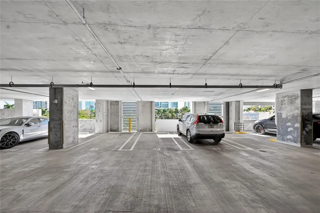 301 Quay Commons Sarasota FL 34236