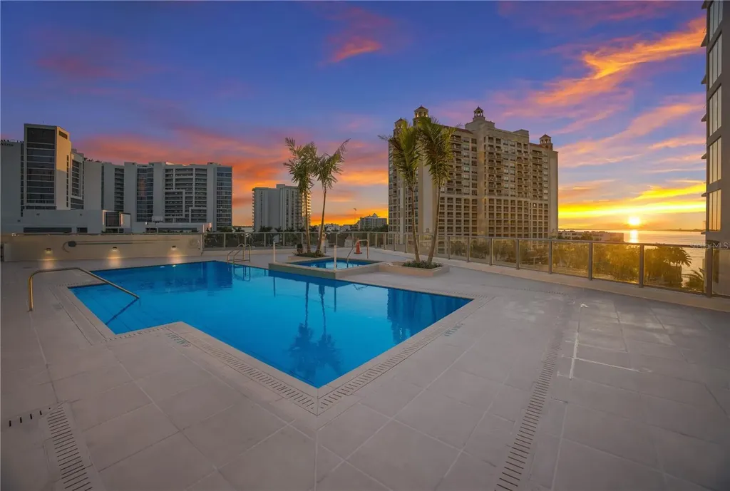 301 Quay Commons Sarasota FL 34236
