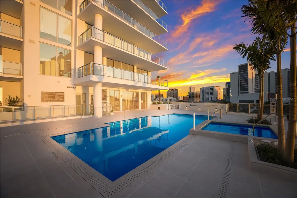 301 Quay Commons Sarasota FL 34236