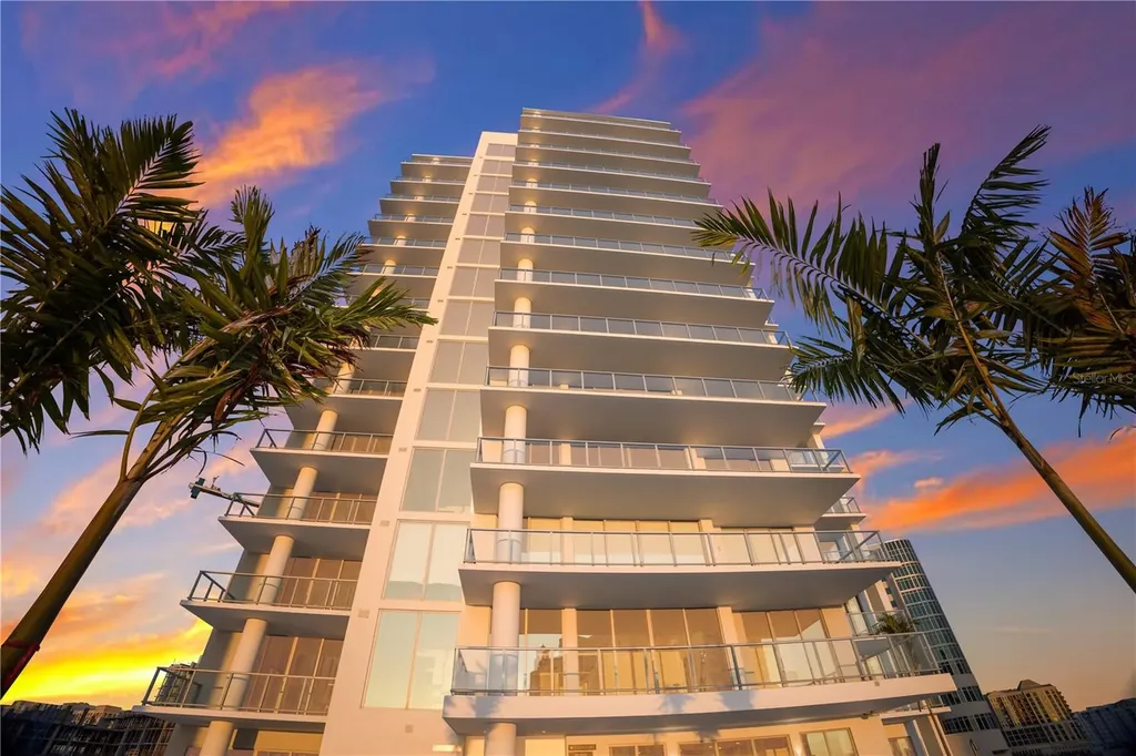 301 Quay Commons Sarasota FL 34236
